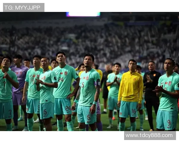 足球球星点评中国男足现状 提升水平仍需多方努力与创新